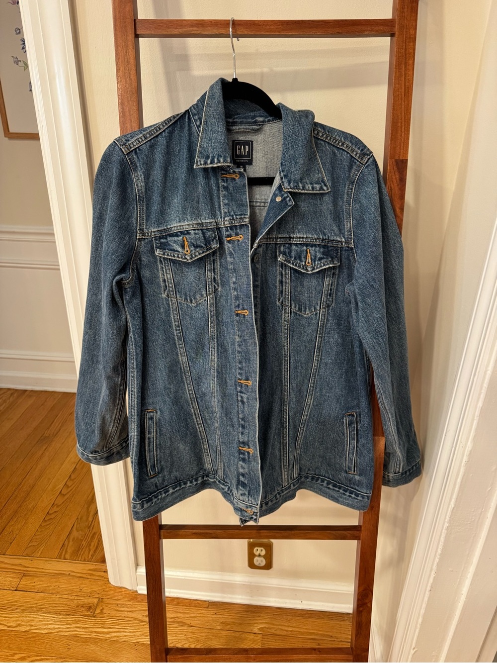 GAP Maternity Medium Blue Denim Trucker Jacket